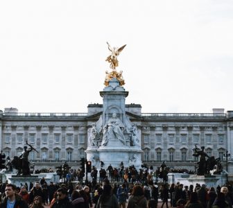 Changing of the Guard at Buckingham Palace Guided Walking Tour – Private Tour in French
